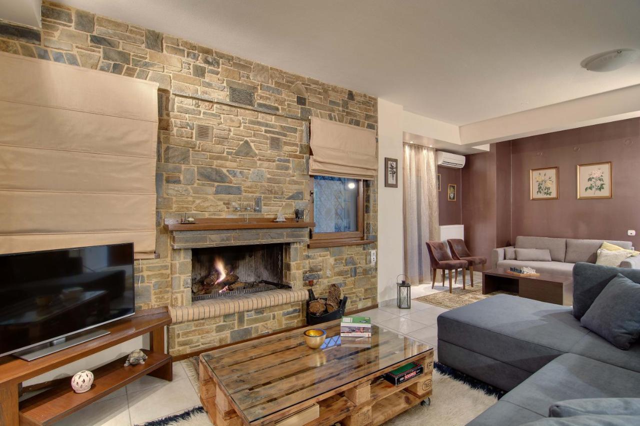 Country Place Apartment With Mountains View 이오아니아 외부 사진